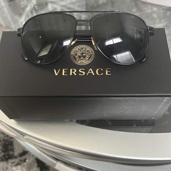 Versace Black Aviator Sunglasses - Picture 1 of 4